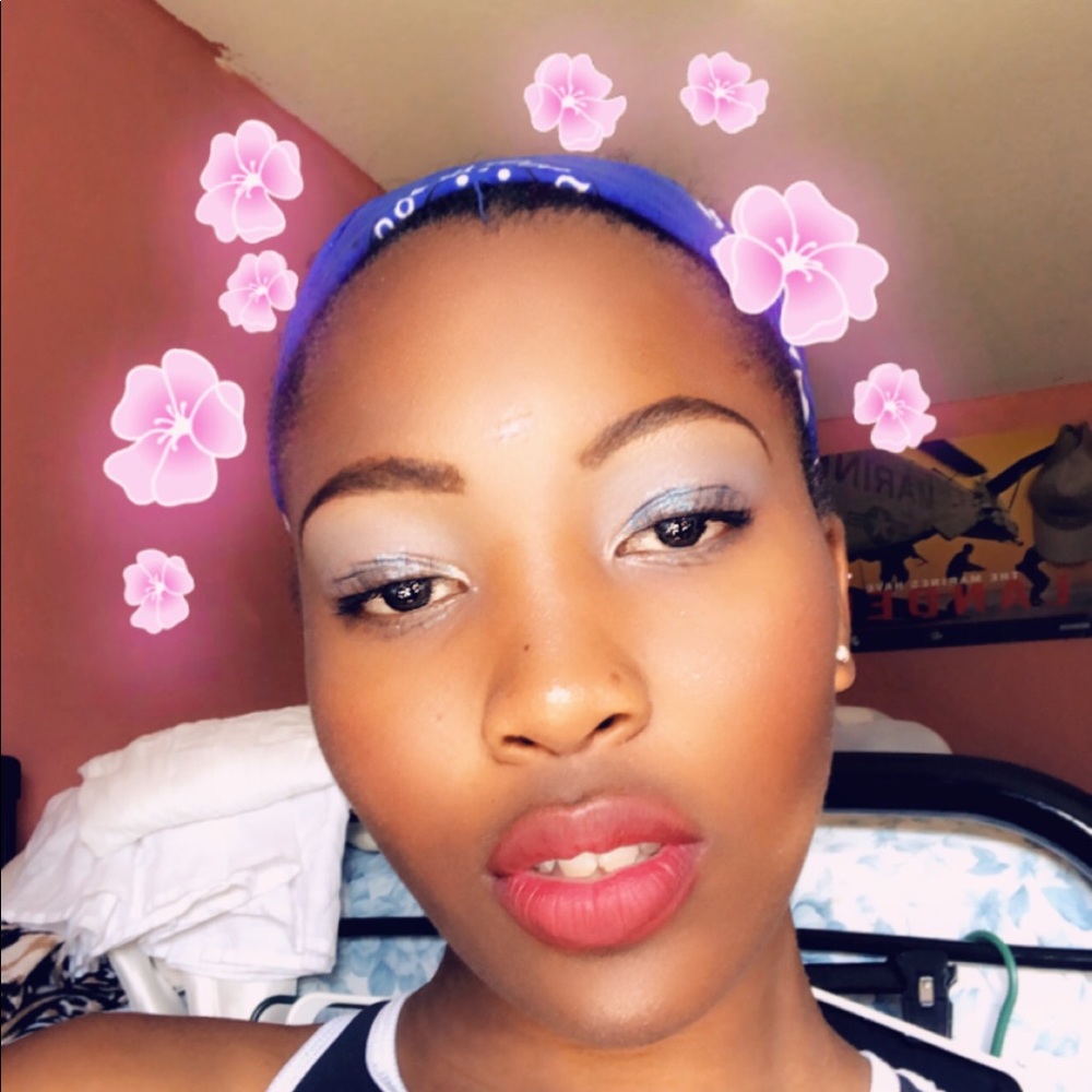 Meet your Posher, Jj